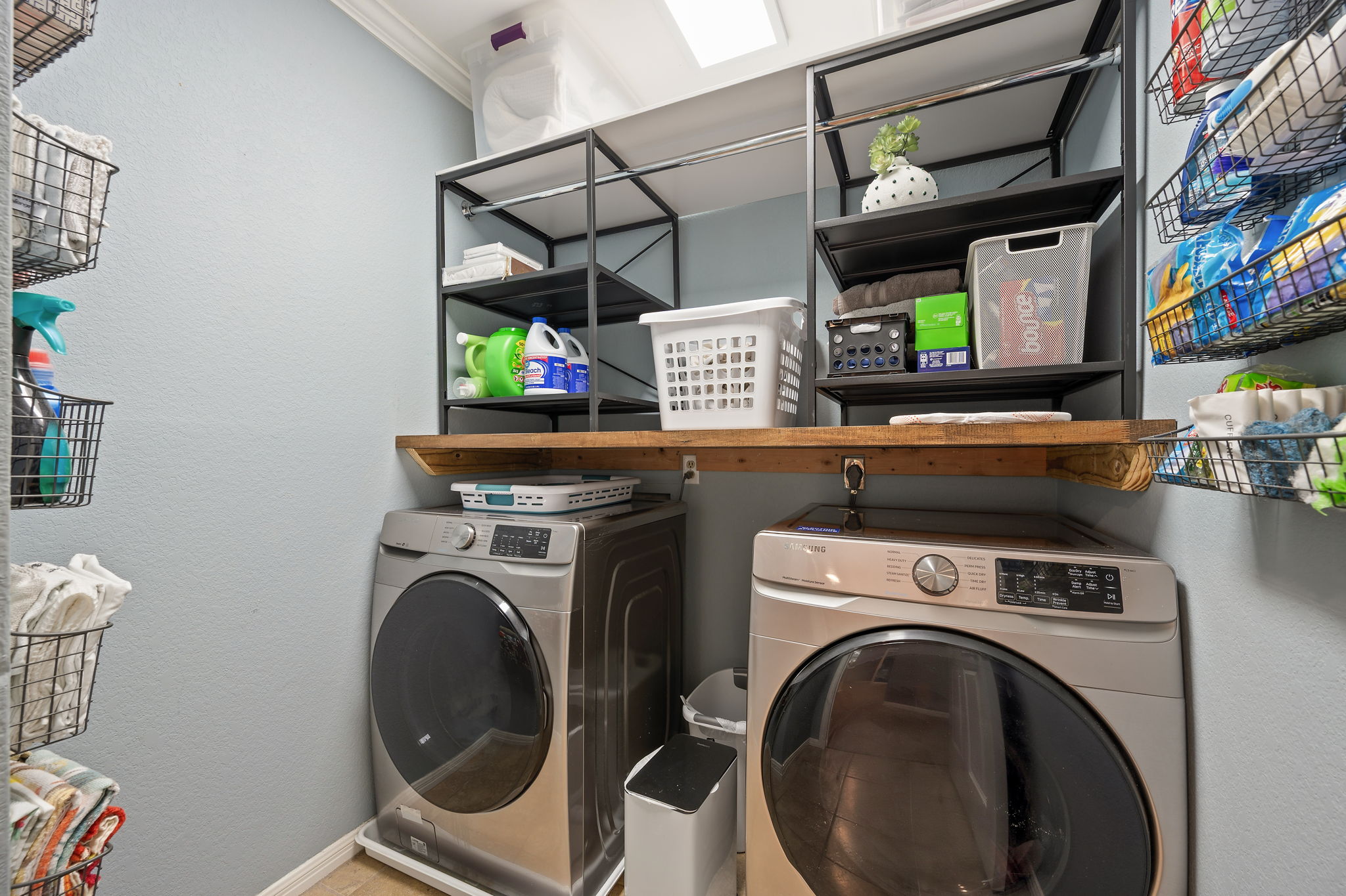 705 Canyon Bend Road Pflugerville, TX 78660 - Photo 16 of 23 a utility room with dryer and washer
