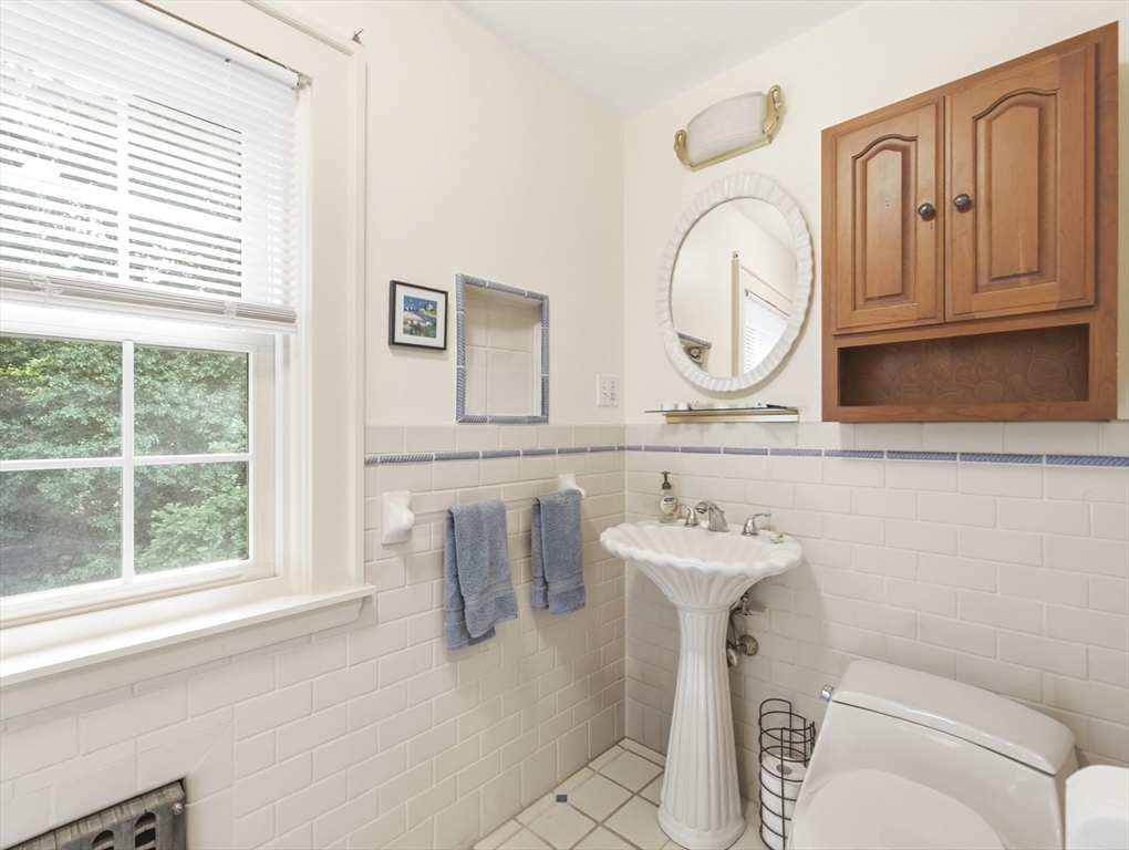 22 Ivy Road Belmont, MA 02478 - Photo 17 of 41 Gallery Image 17