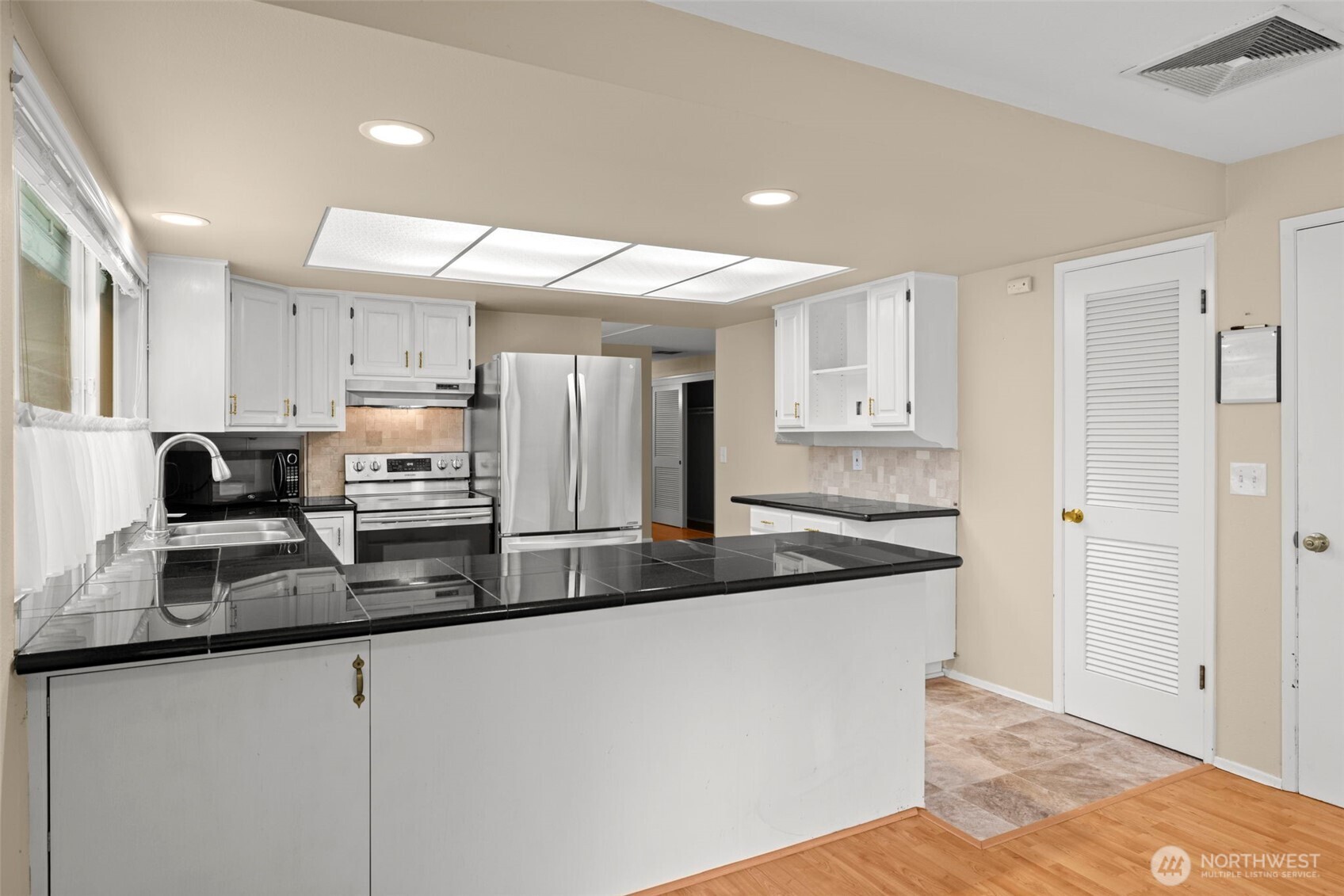 2913 Southwest 323rd Street Federal Way, WA 98023 - Photo 14 of 40