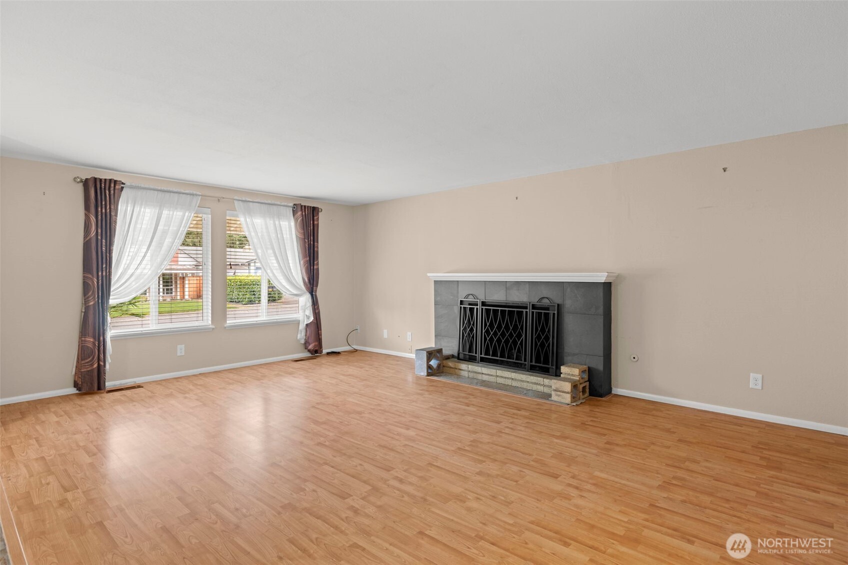 2913 Southwest 323rd Street Federal Way, WA 98023 - Photo 5 of 40