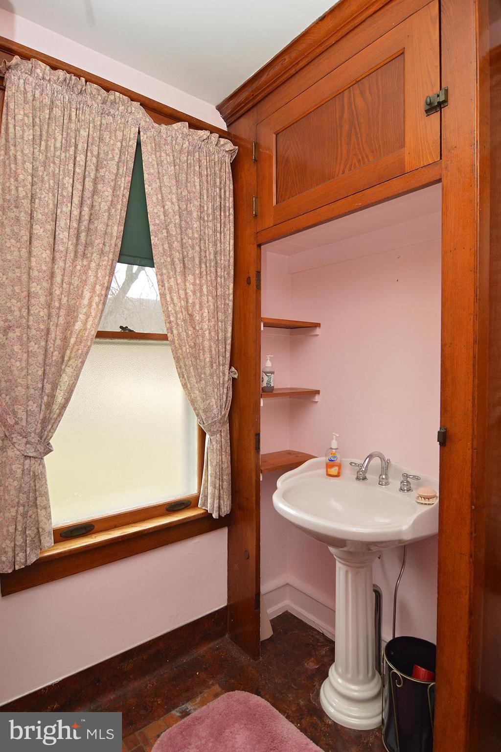 1729 Friedensburg Road Reading, PA 19606 - Photo 10 of 24 Gallery Image 10