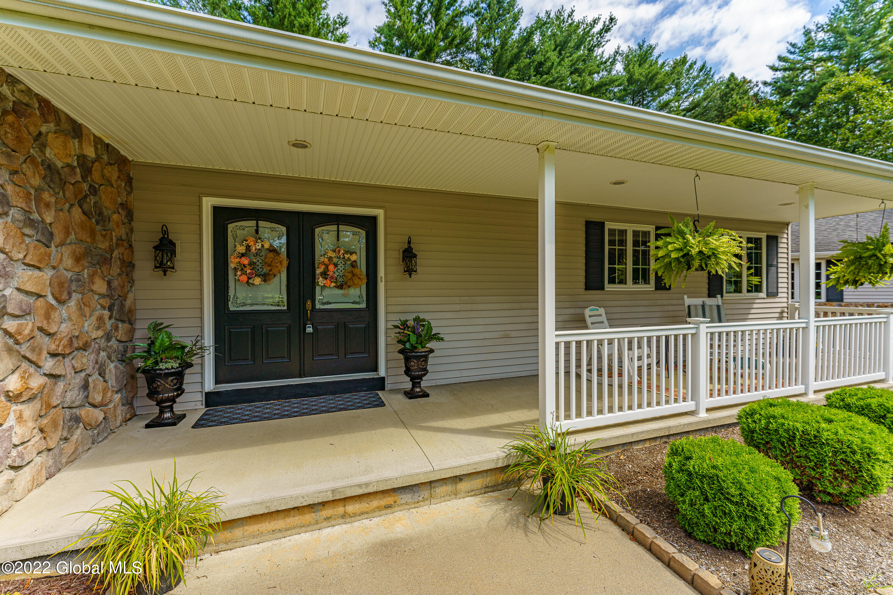 7 Lewis Road Saratoga Springs, NY 12866 - Photo 3 of 26 0 Front 5