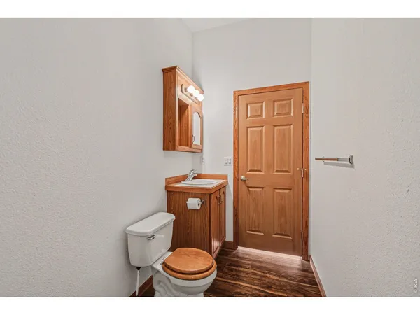 a bathroom with a toilet