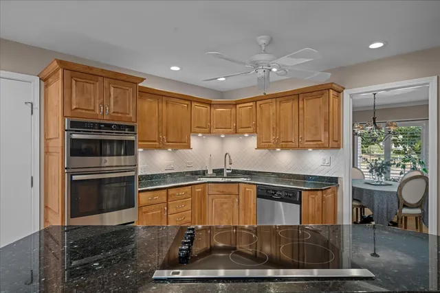 $875,000 | 1221 North Loomis Street, Naperville, IL 60563