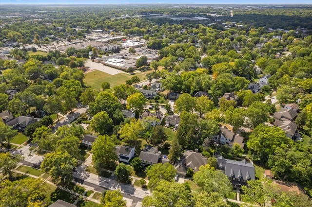 $875,000 | 1221 North Loomis Street, Naperville, IL 60563