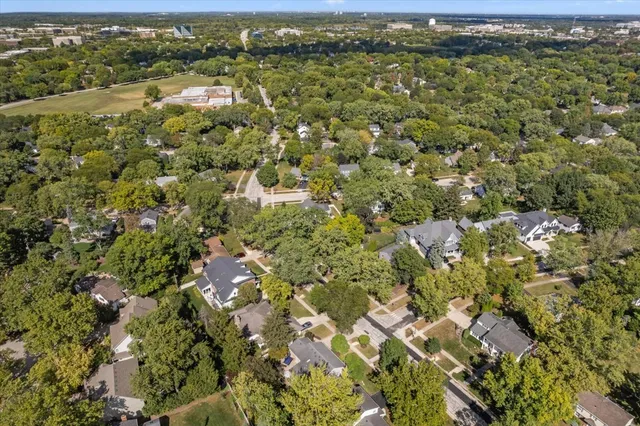 $875,000 | 1221 North Loomis Street, Naperville, IL 60563