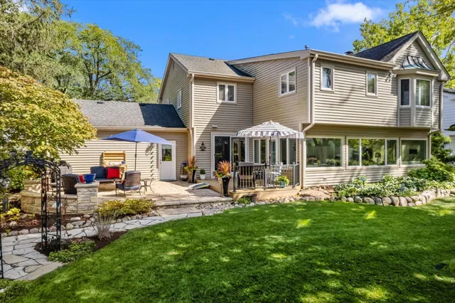 $875,000 | 1221 North Loomis Street, Naperville, IL 60563