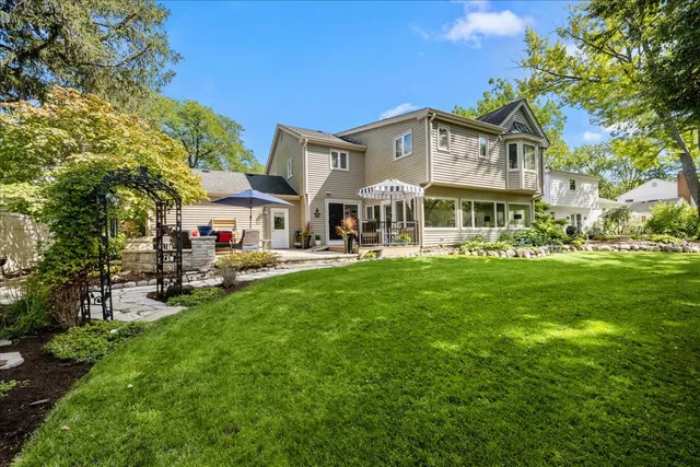 $875,000 | 1221 North Loomis Street, Naperville, IL 60563