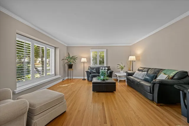 $875,000 | 1221 North Loomis Street, Naperville, IL 60563