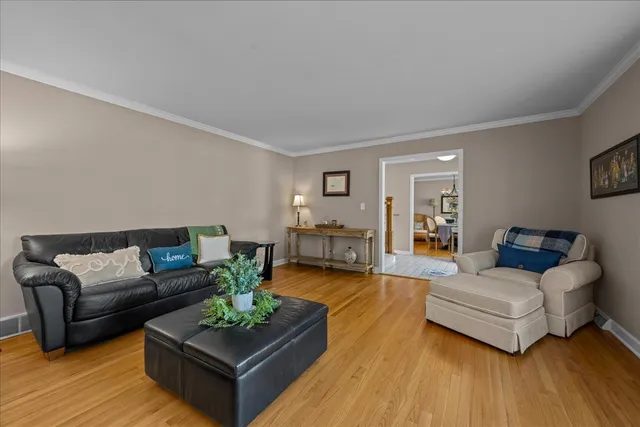 $875,000 | 1221 North Loomis Street, Naperville, IL 60563