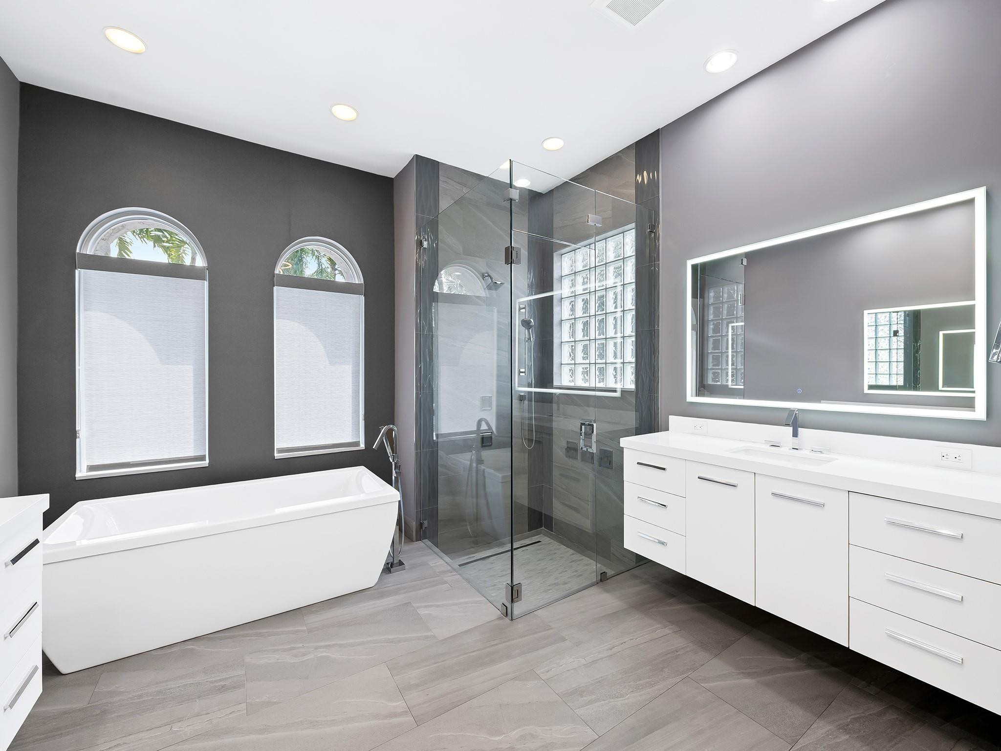 661 Cardinal Street Plantation, FL 33324 - Photo 19 of 46 primary bath