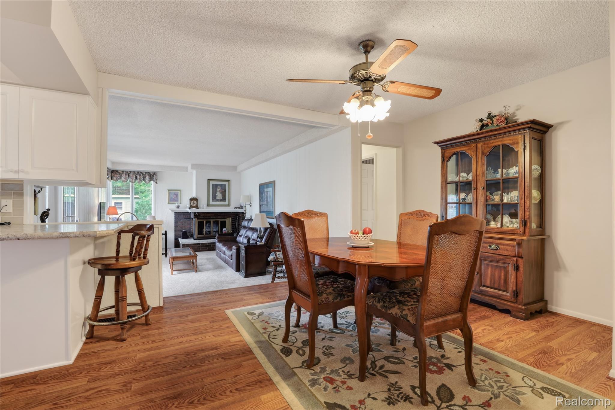 5090 Torrey Road Flint, MI 48507 - Photo 13 of 43 Family Room 1.jpg