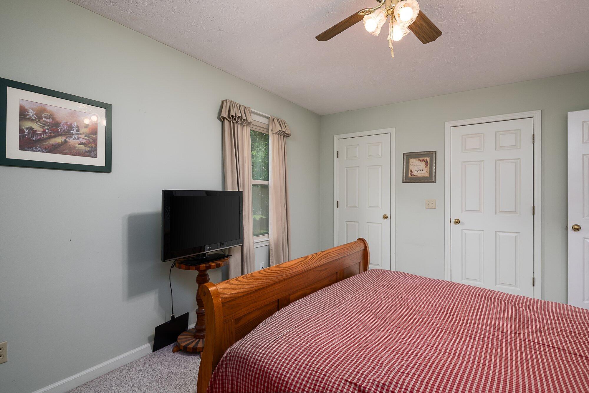 409 Ryne Court Versailles, KY 40383 - Photo 19 of 24 409_ryne_ct_8_8_23-019.jpg-SMALL
