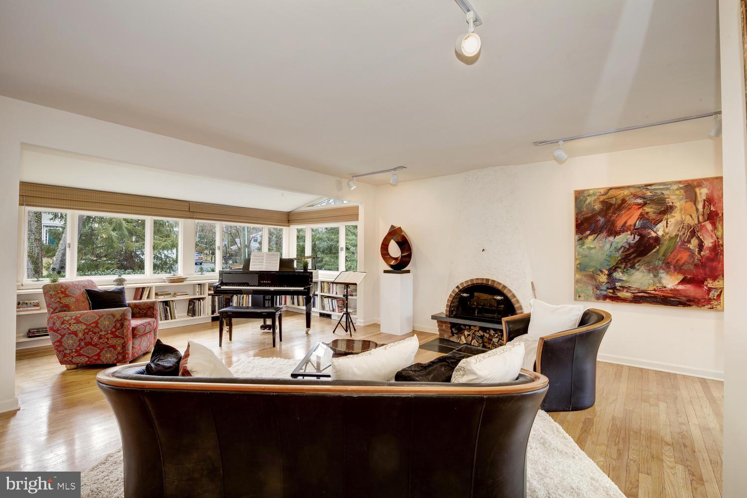 275 Riverside Drive Princeton, NJ 08540 - Photo 2 of 40 Living Room
