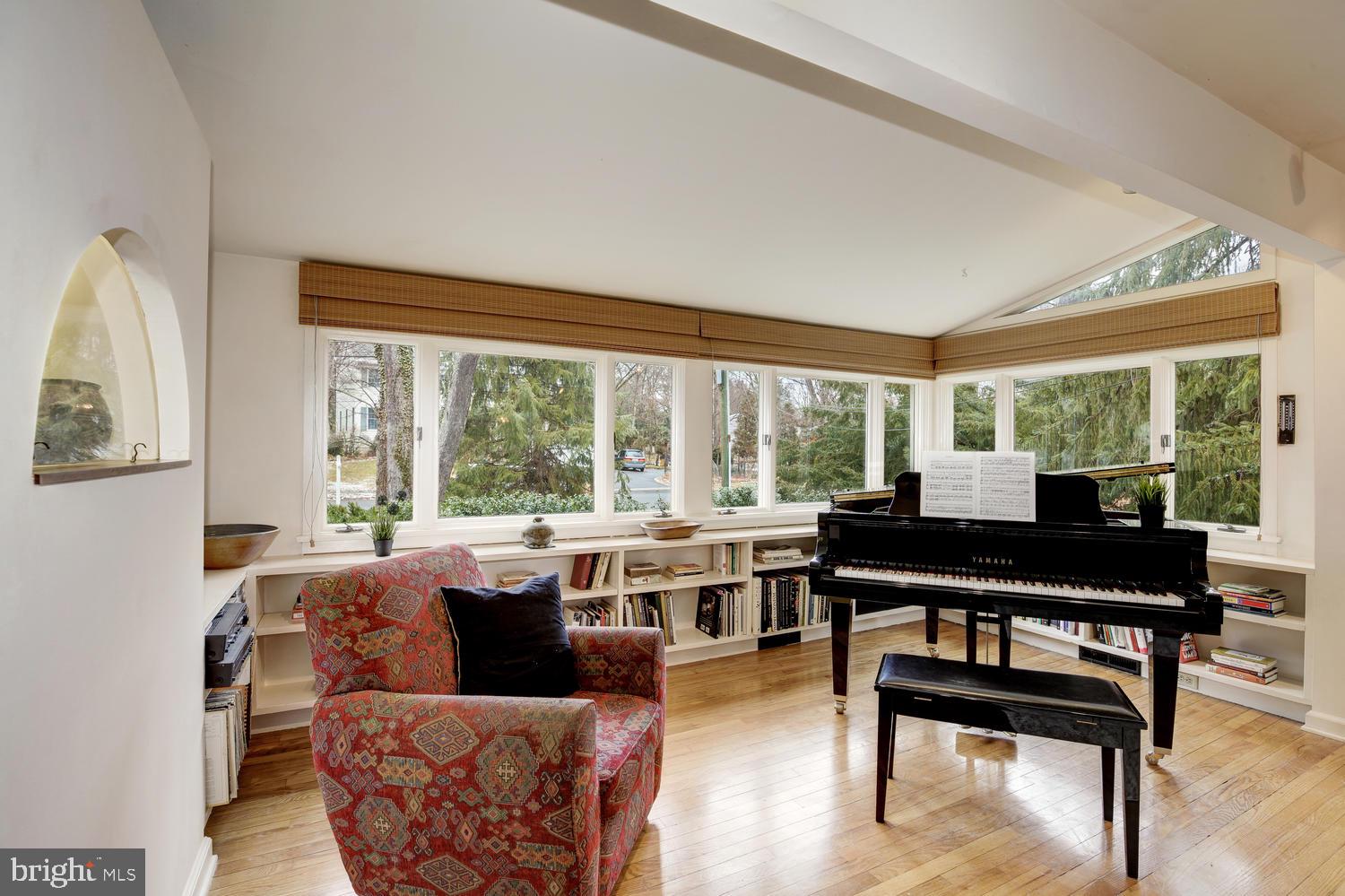 275 Riverside Drive Princeton, NJ 08540 - Photo 3 of 40 living Room