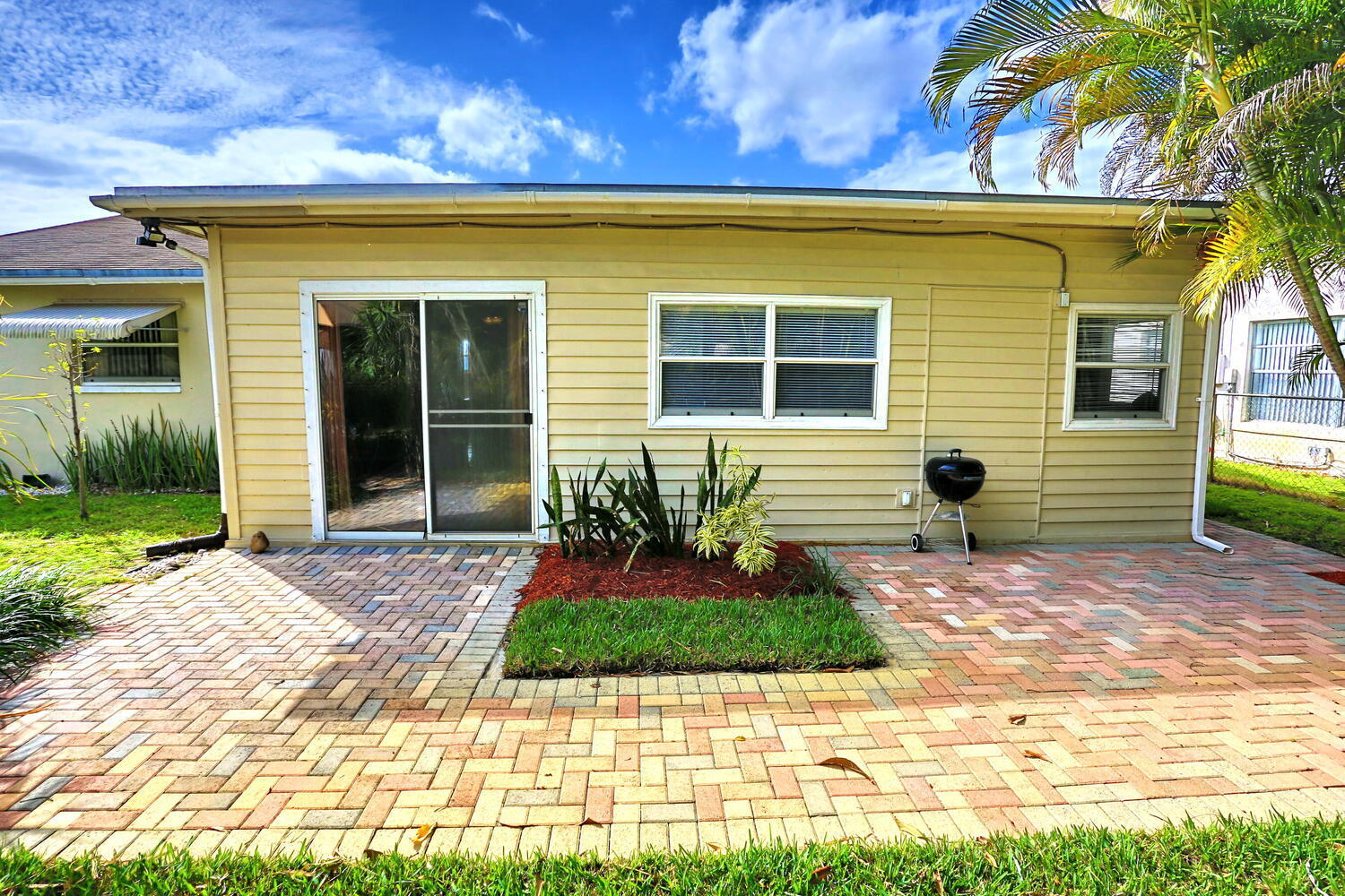 22618 Southwest 65th Terrace Boca Raton, FL 33428 - Photo 20 of 22 20 Exterior Rear