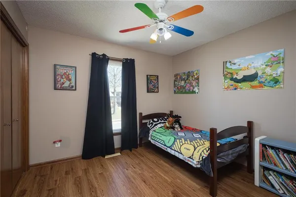 $275,000 | 2319 Northwest 4th St Place, Blue Springs, MO 64014