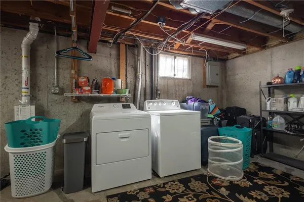 $275,000 | 2319 Northwest 4th St Place, Blue Springs, MO 64014