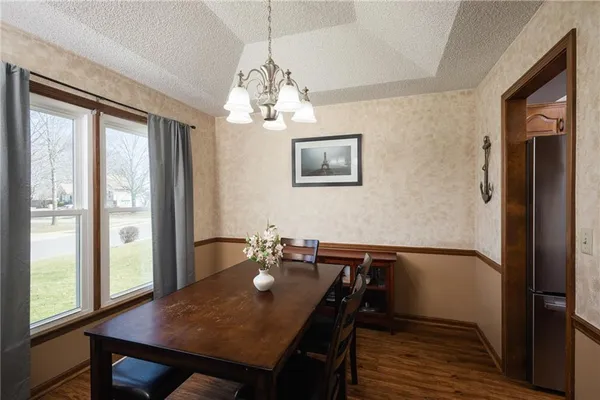 $275,000 | 2319 Northwest 4th St Place, Blue Springs, MO 64014