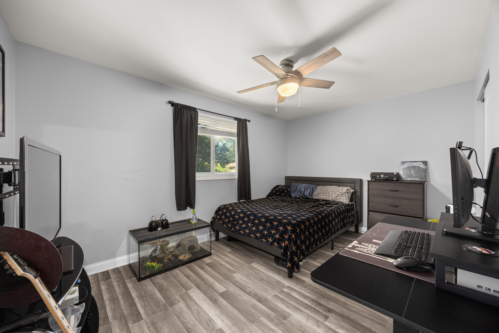 520 Chestnut Lane Beecher, IL 60401 - Photo 22 of 27 a bedroom with furniture and a window