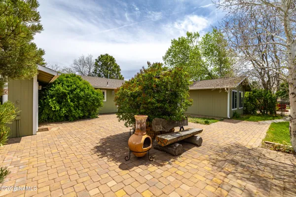 $1,050,000 | 8710 Mary's Drive, Flagstaff, AZ 86004