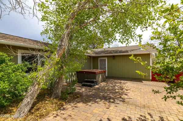 $1,050,000 | 8710 Mary's Drive, Flagstaff, AZ 86004