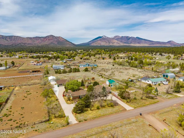 $1,050,000 | 8710 Mary's Drive, Flagstaff, AZ 86004