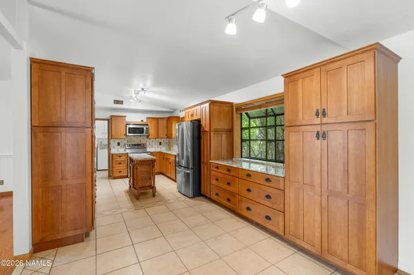 $1,050,000 | 8710 Mary's Drive, Flagstaff, AZ 86004