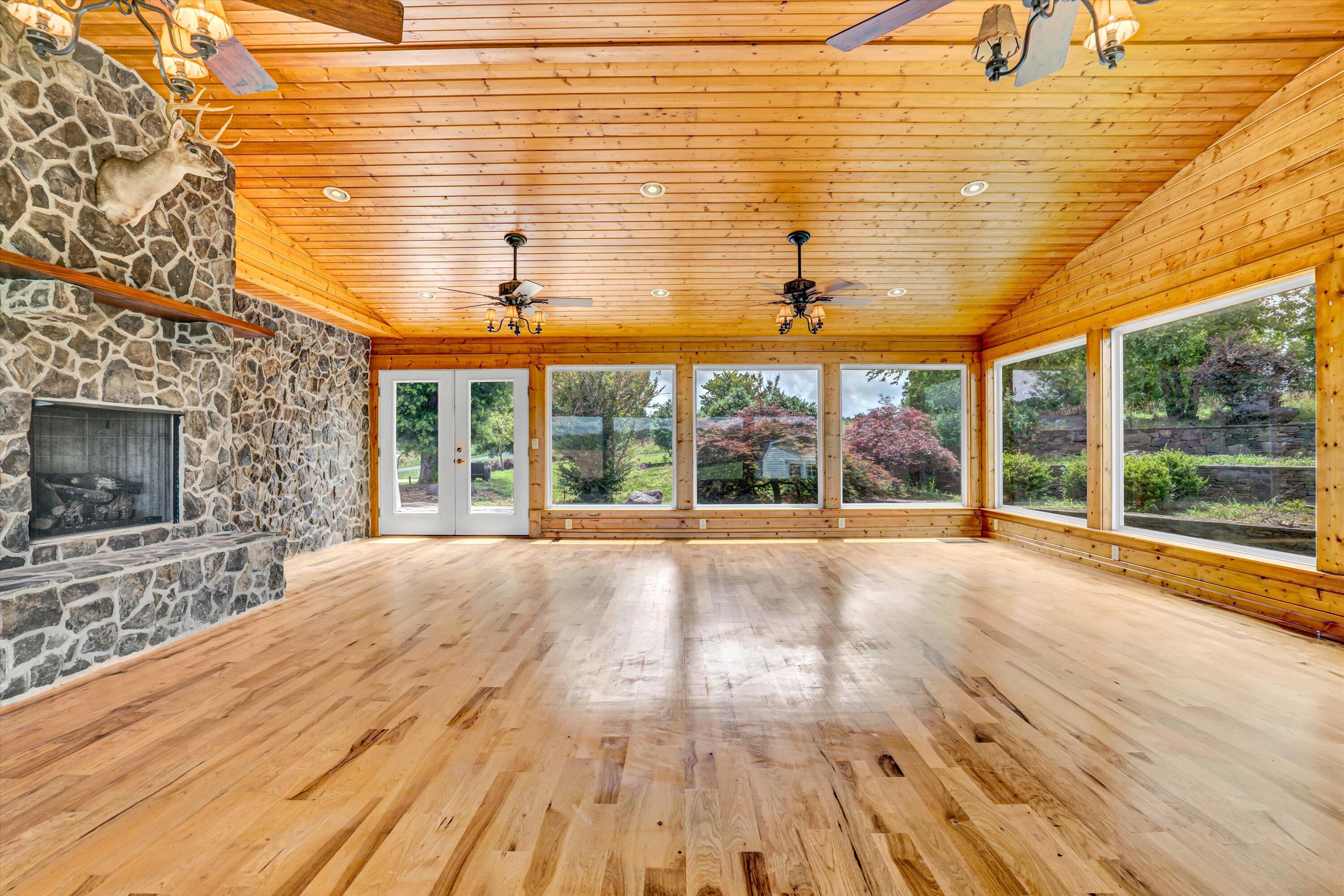 581 Ben Annie Road Gretna, VA 24557 - Photo 13 of 57 Sun Room