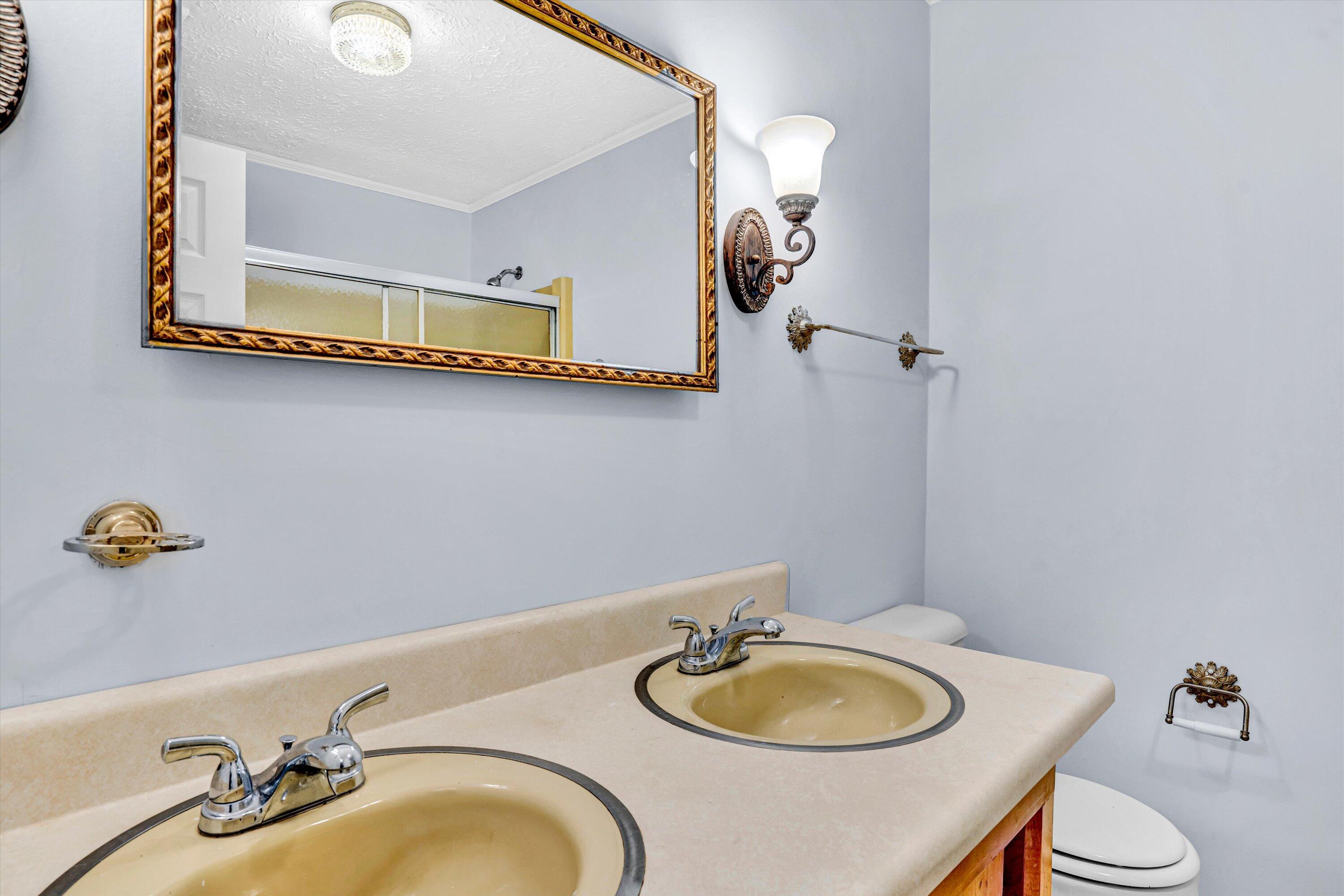 581 Ben Annie Road Gretna, VA 24557 - Photo 25 of 57 Hall Bath