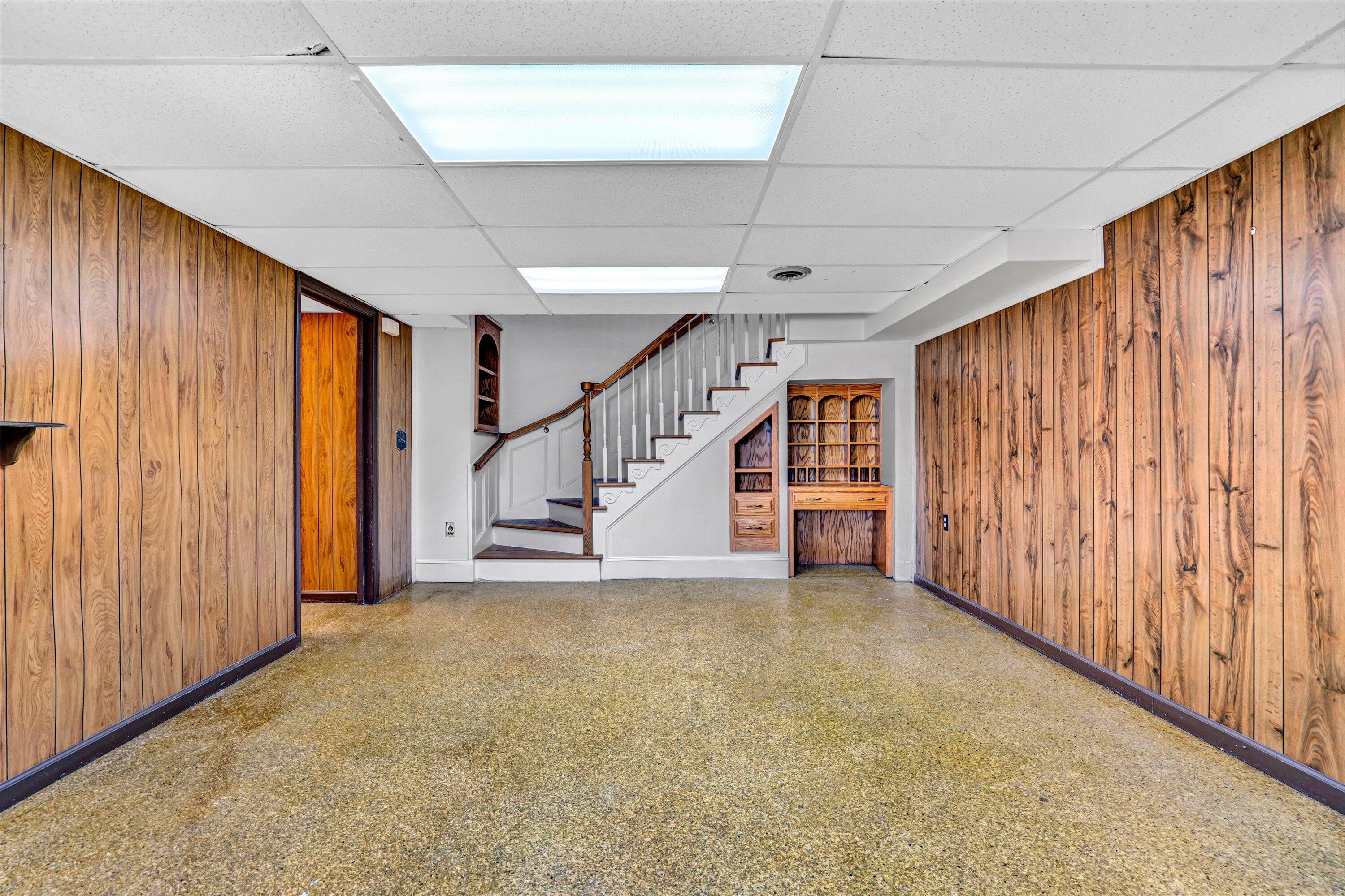 581 Ben Annie Road Gretna, VA 24557 - Photo 26 of 57 Lower Living Room