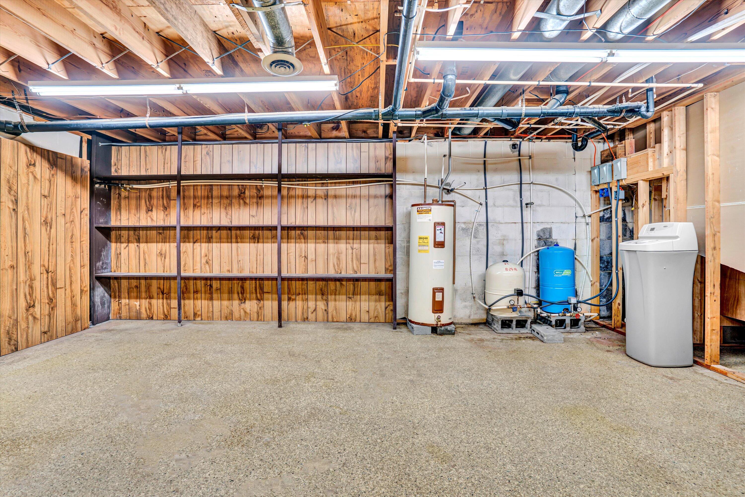 581 Ben Annie Road Gretna, VA 24557 - Photo 34 of 57 Lower Bonus Room