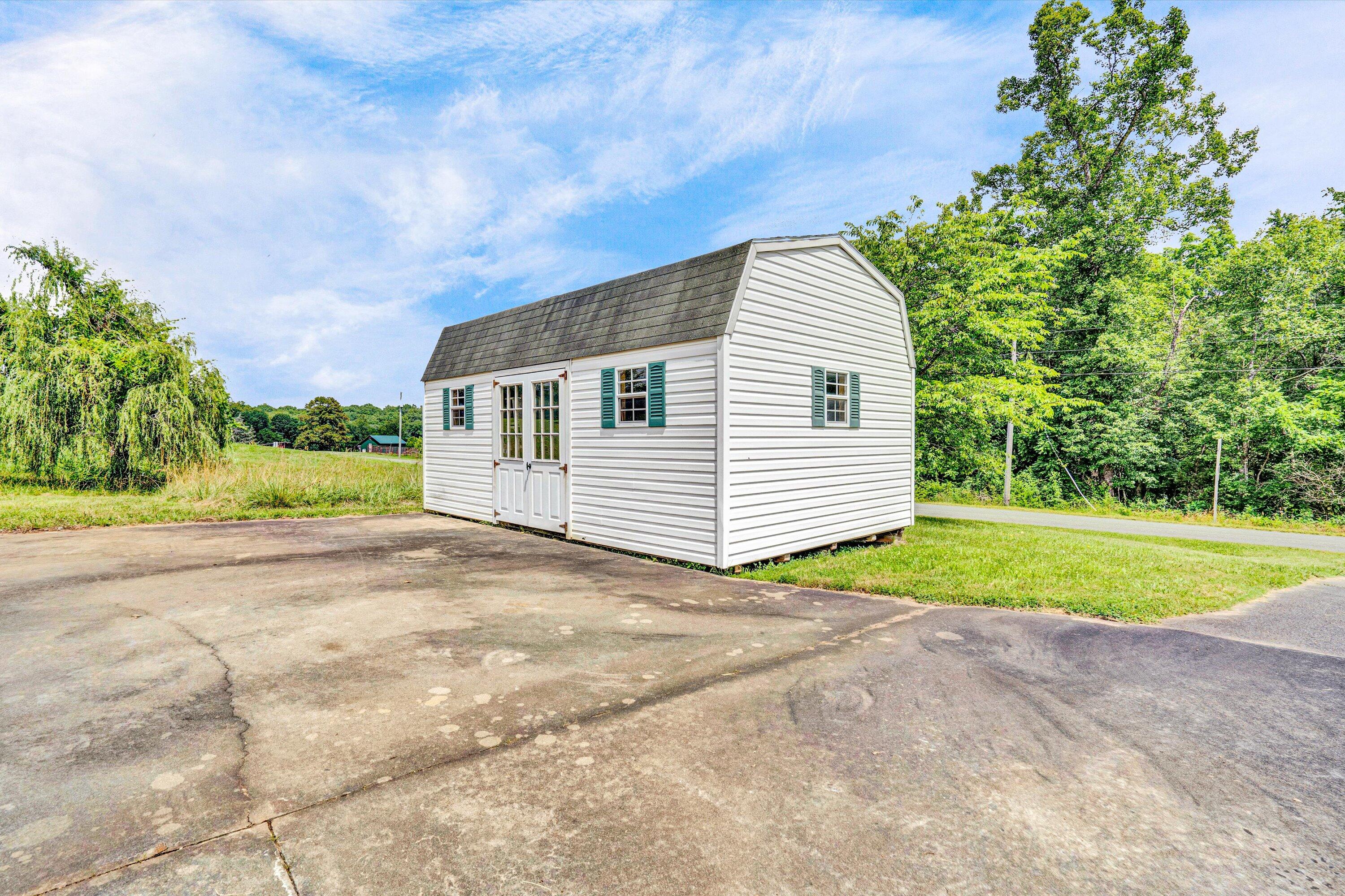 581 Ben Annie Road Gretna, VA 24557 - Photo 43 of 57 48-DSC00184