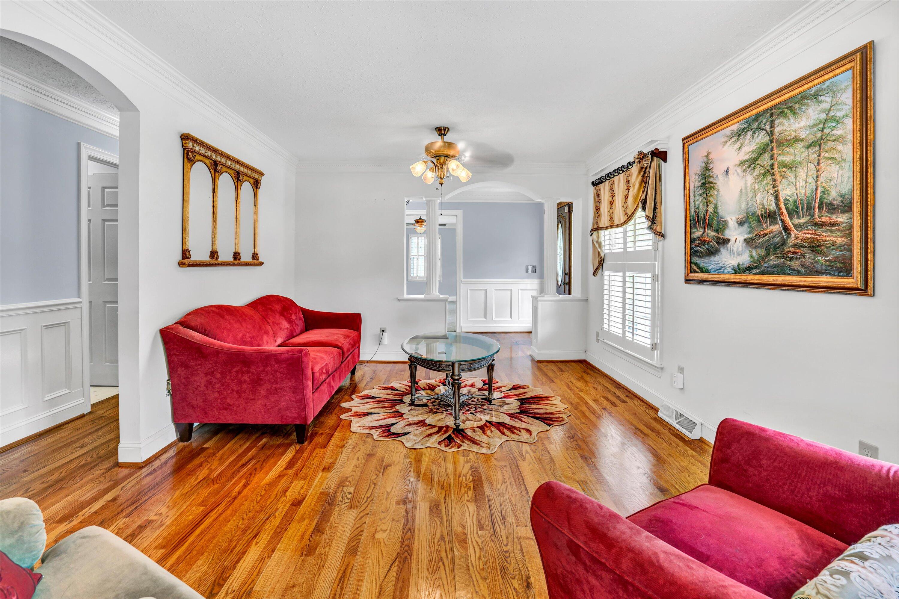 581 Ben Annie Road Gretna, VA 24557 - Photo 8 of 57 Front Sitting Room