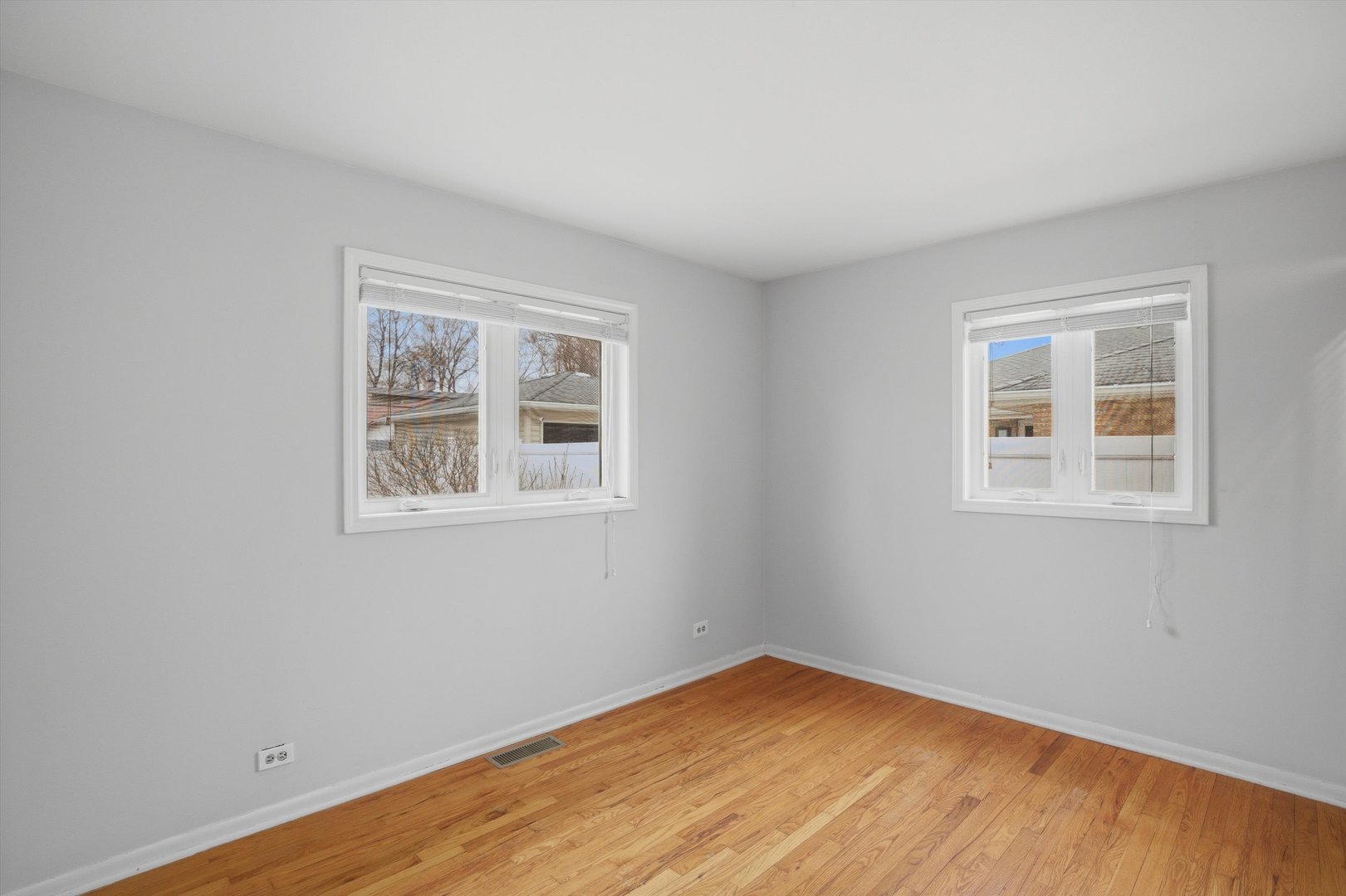 8912 Windsor Lane Bridgeview, IL 60455 - Photo 13 of 37