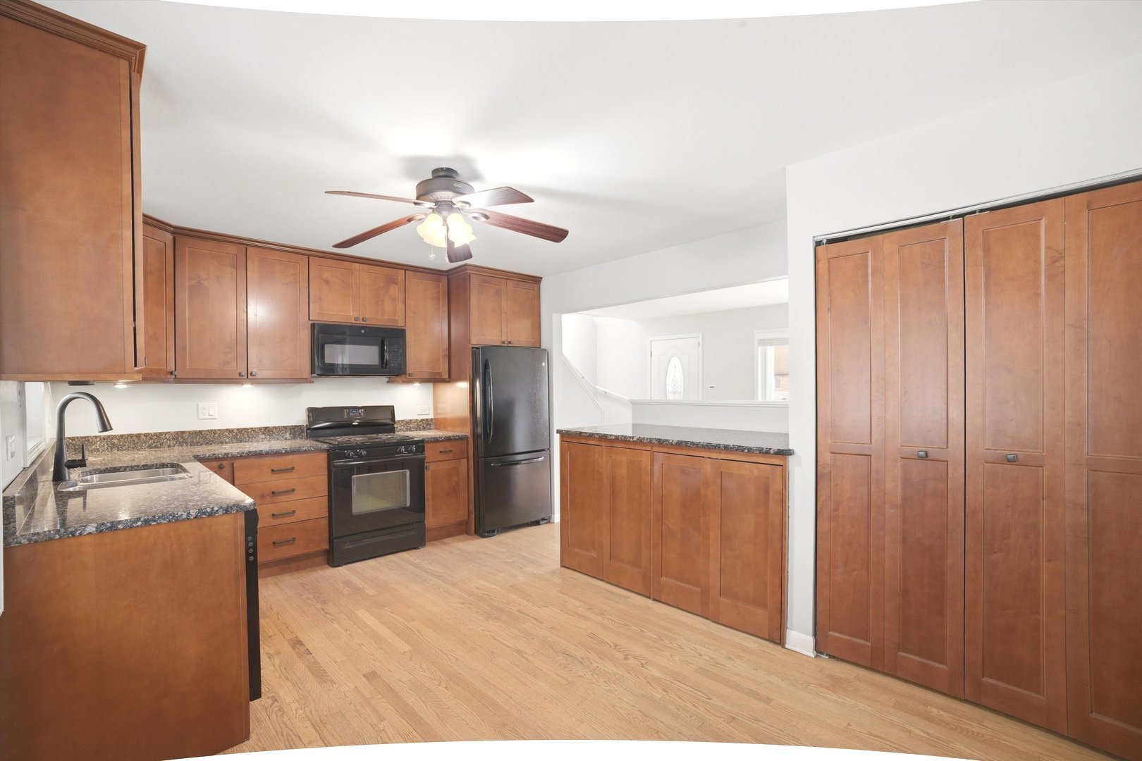 8912 Windsor Lane Bridgeview, IL 60455 - Photo 3 of 37