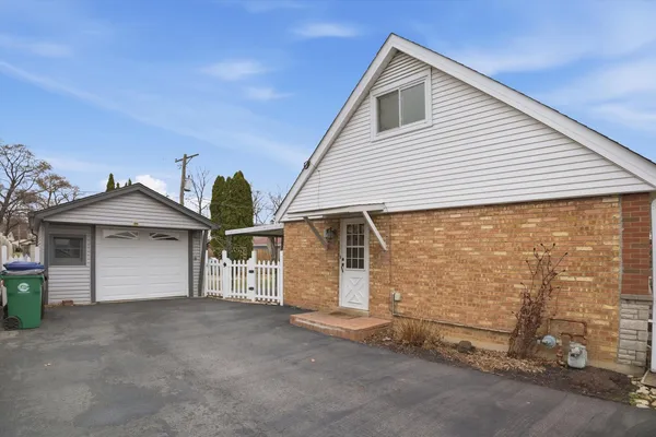 $3,000 | 8912 Windsor Lane, Bridgeview, IL 60455