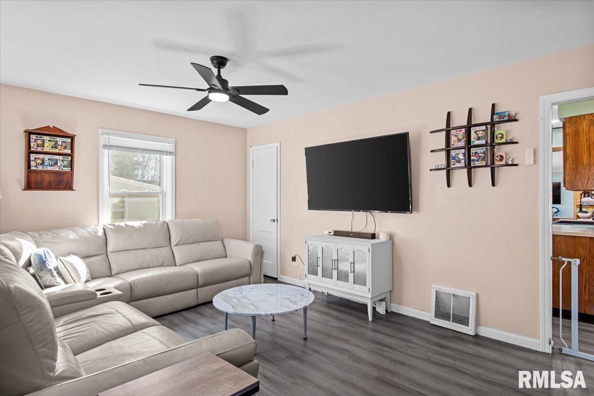 2100 East Hood Street Springfield, IL 62703 - Photo 12 of 23