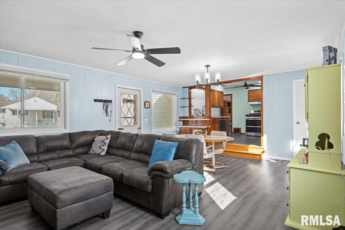 2100 East Hood Street Springfield, IL 62703 - Photo 6 of 23