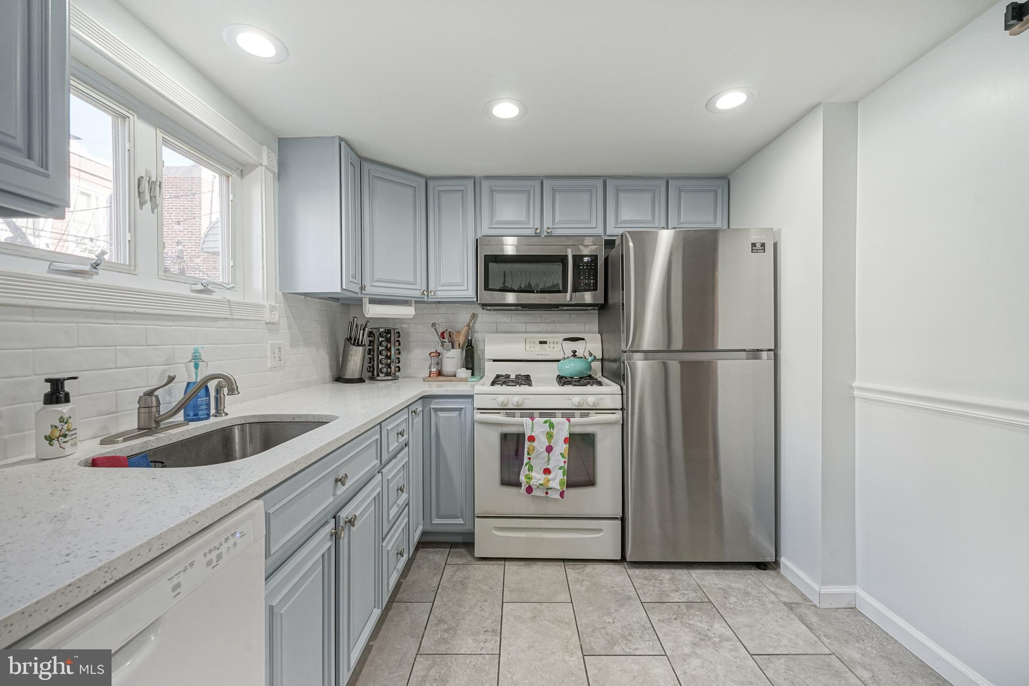 207 Daly Street Philadelphia, PA 19148 - Photo 12 of 29