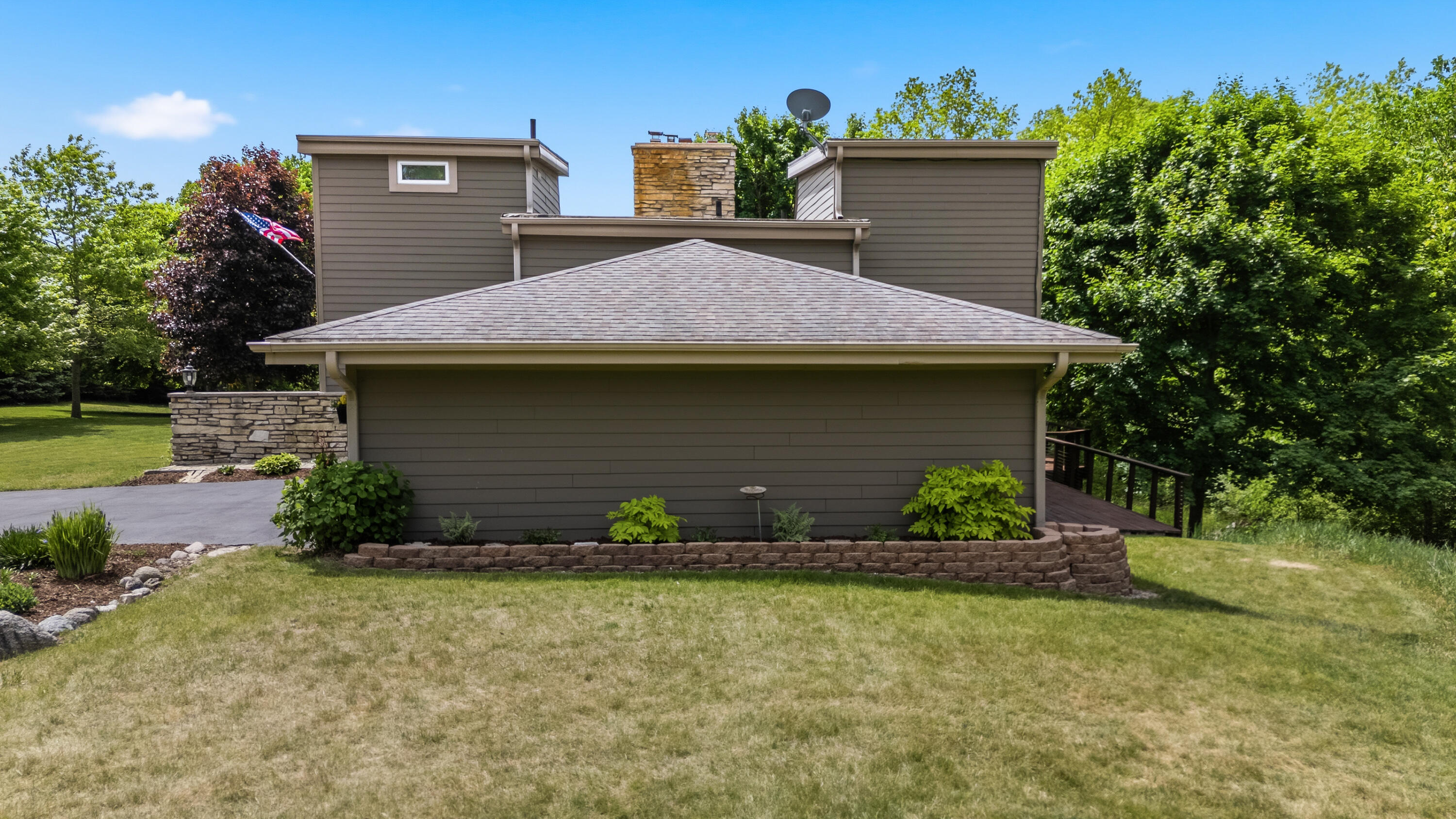 2953 Kettle Moraine Road Hartford, WI 53027 - Photo 50 of 58 Side view