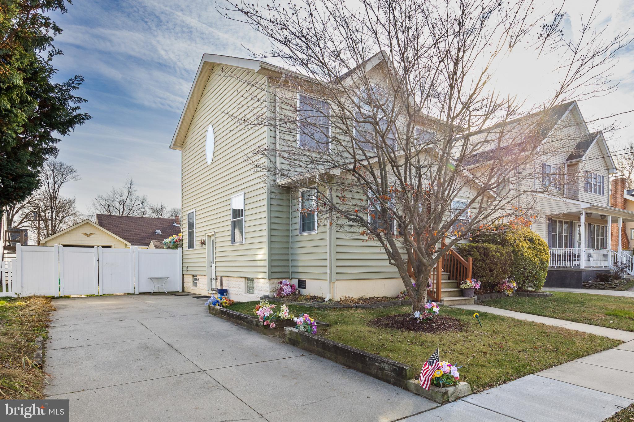 302 Austin Avenue Barrington, NJ 08007 - Photo 3 of 32