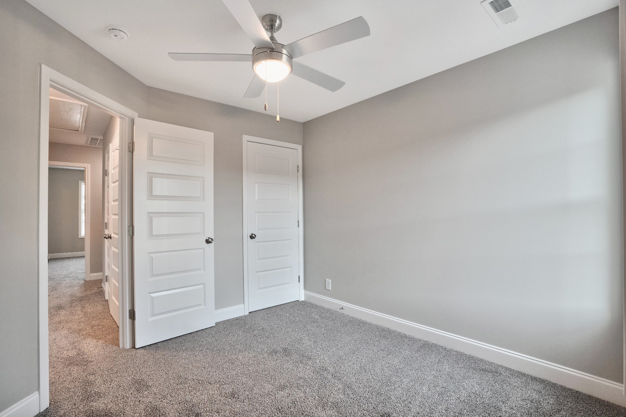 2500 Tiny Town Road, Unit 70 Clarksville, TN 37042 - Photo 21 of 27 an empty room with a ceiling fan