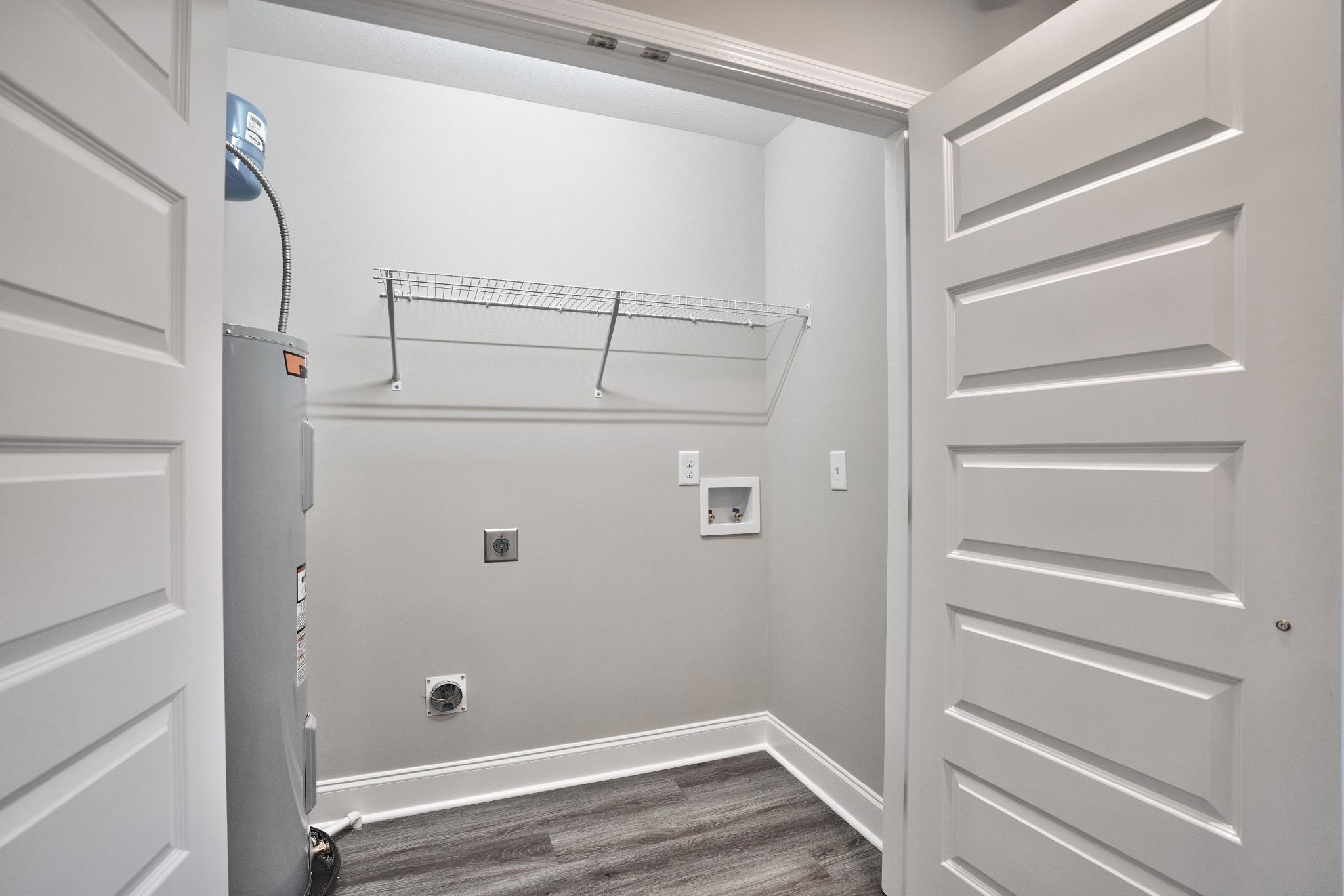 2500 Tiny Town Road, Unit 70 Clarksville, TN 37042 - Photo 25 of 27 a view of an empty walk in closet