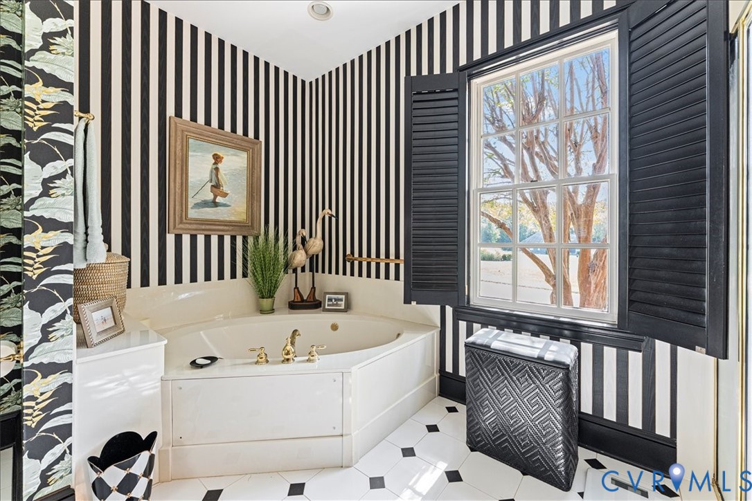 3581 Richards Run Powhatan, VA 23139 - Photo 27 of 50 a bathroom with a bathtub and next to a window