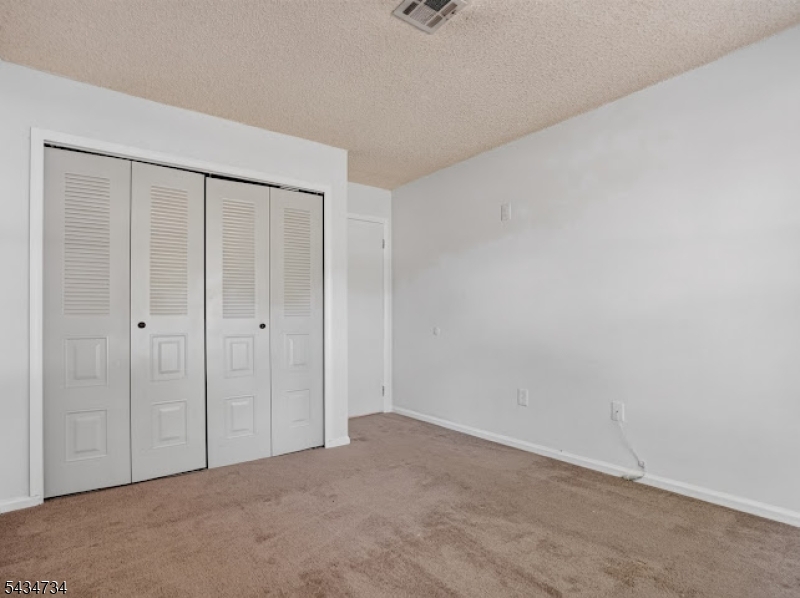33 Seton Hall Drive Newark, NJ 07103 - Photo 9 of 14