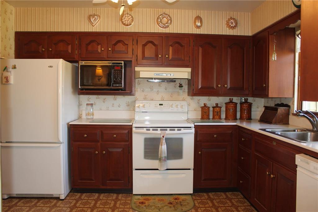 2795 Tuscarawas Road Beaver, PA 15009 - Photo 4 of 24