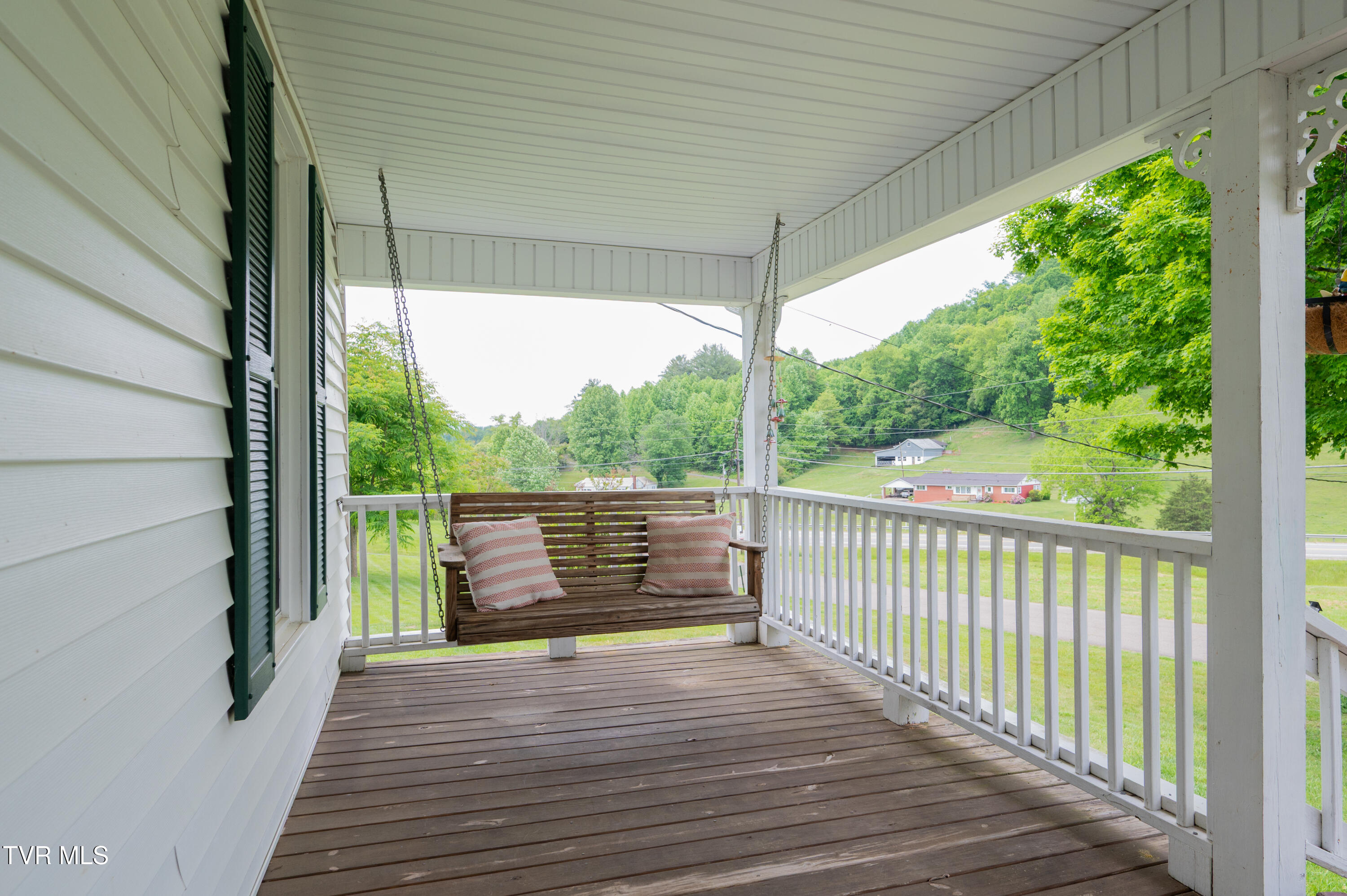 110 Charles Smith Road Watauga, TN 37694 - Photo 3 of 66 Charles Smith Rd-64