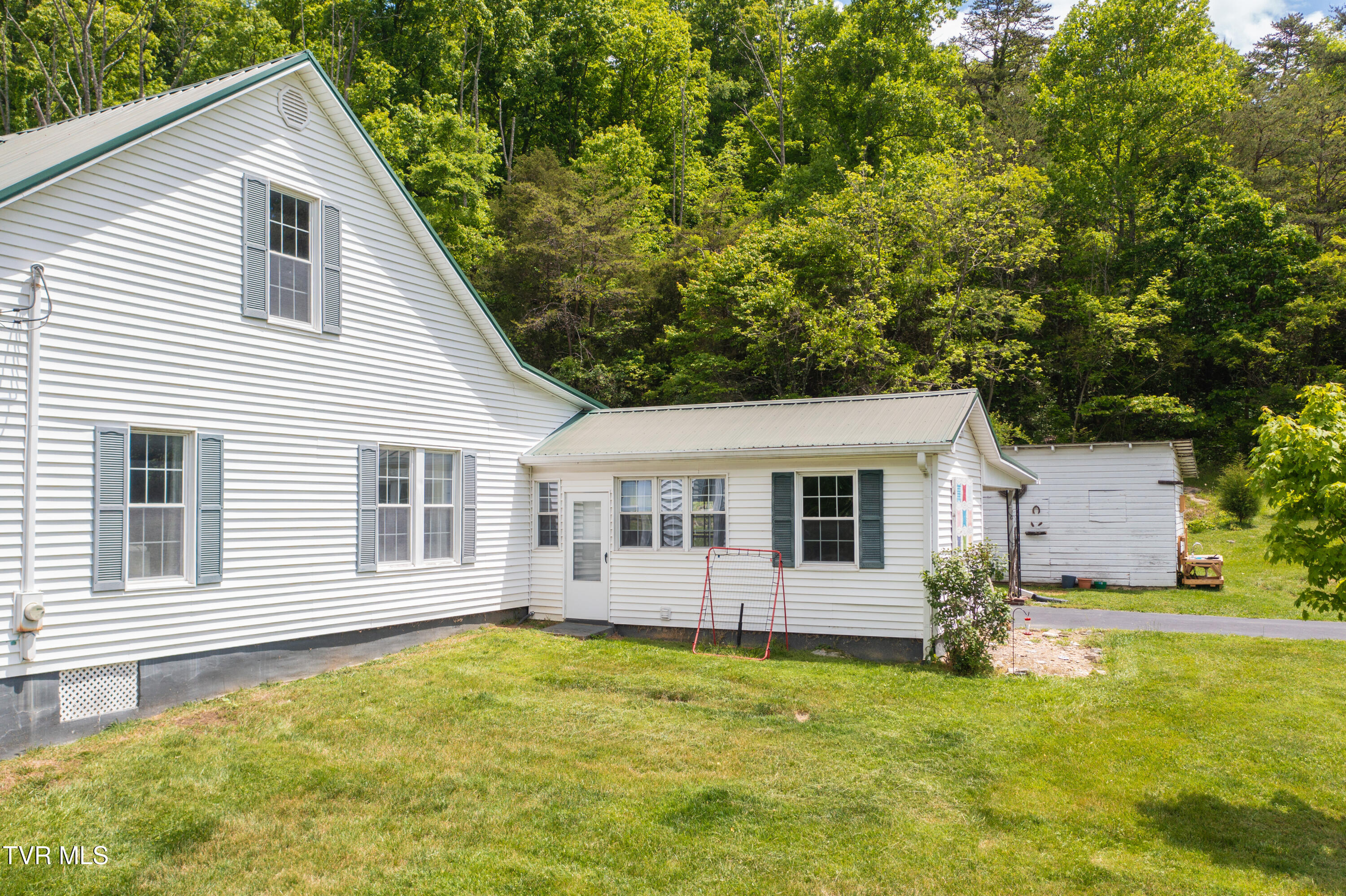 110 Charles Smith Road Watauga, TN 37694 - Photo 5 of 66 Charles Smith Rd-7