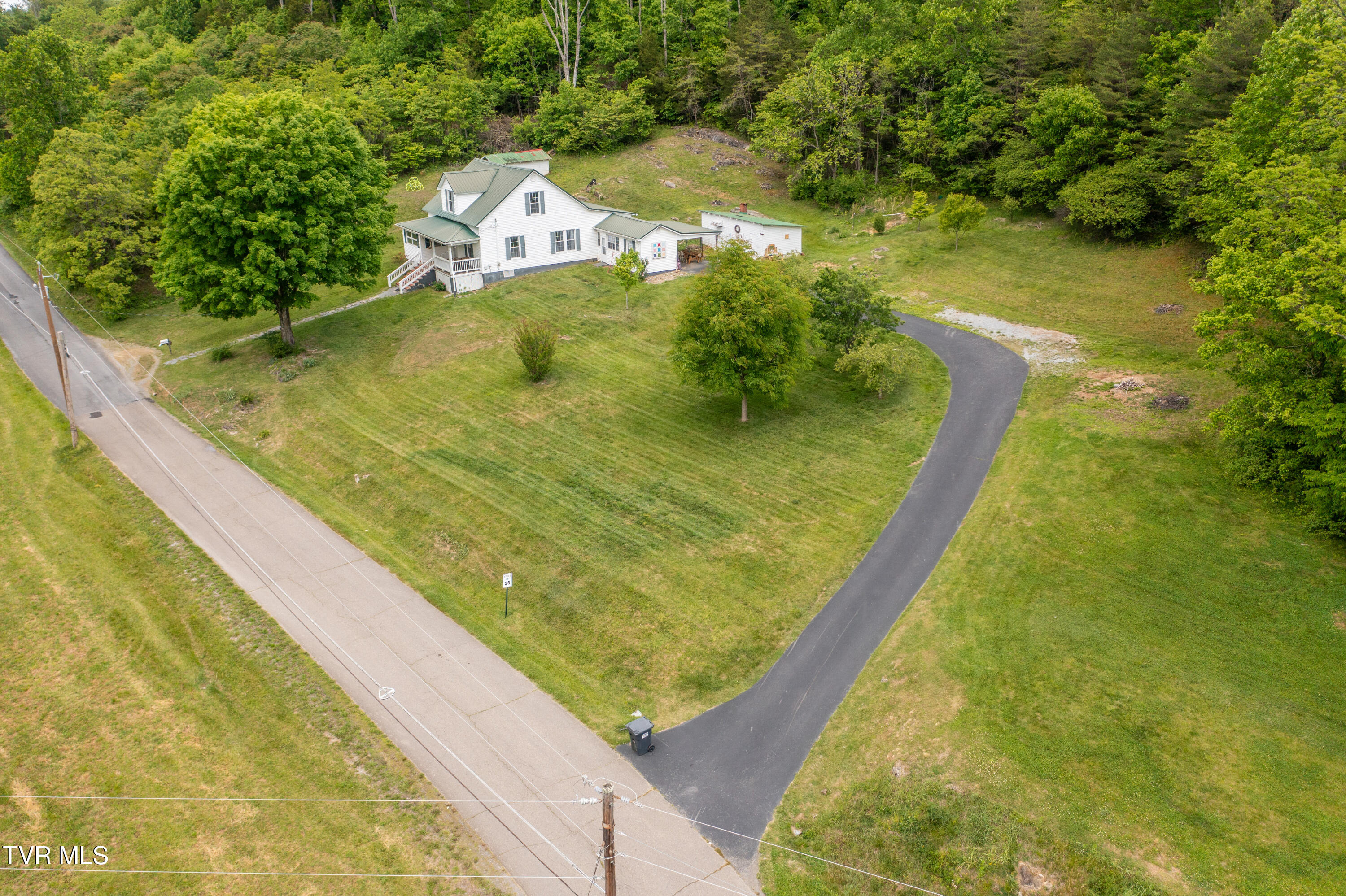 110 Charles Smith Road Watauga, TN 37694 - Photo 7 of 66 Charles Smith Rd-11